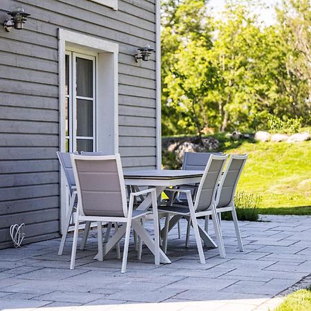 Exclusive Tranquil Villa By The Sea, Boat Available Drottningskär Exterior photo