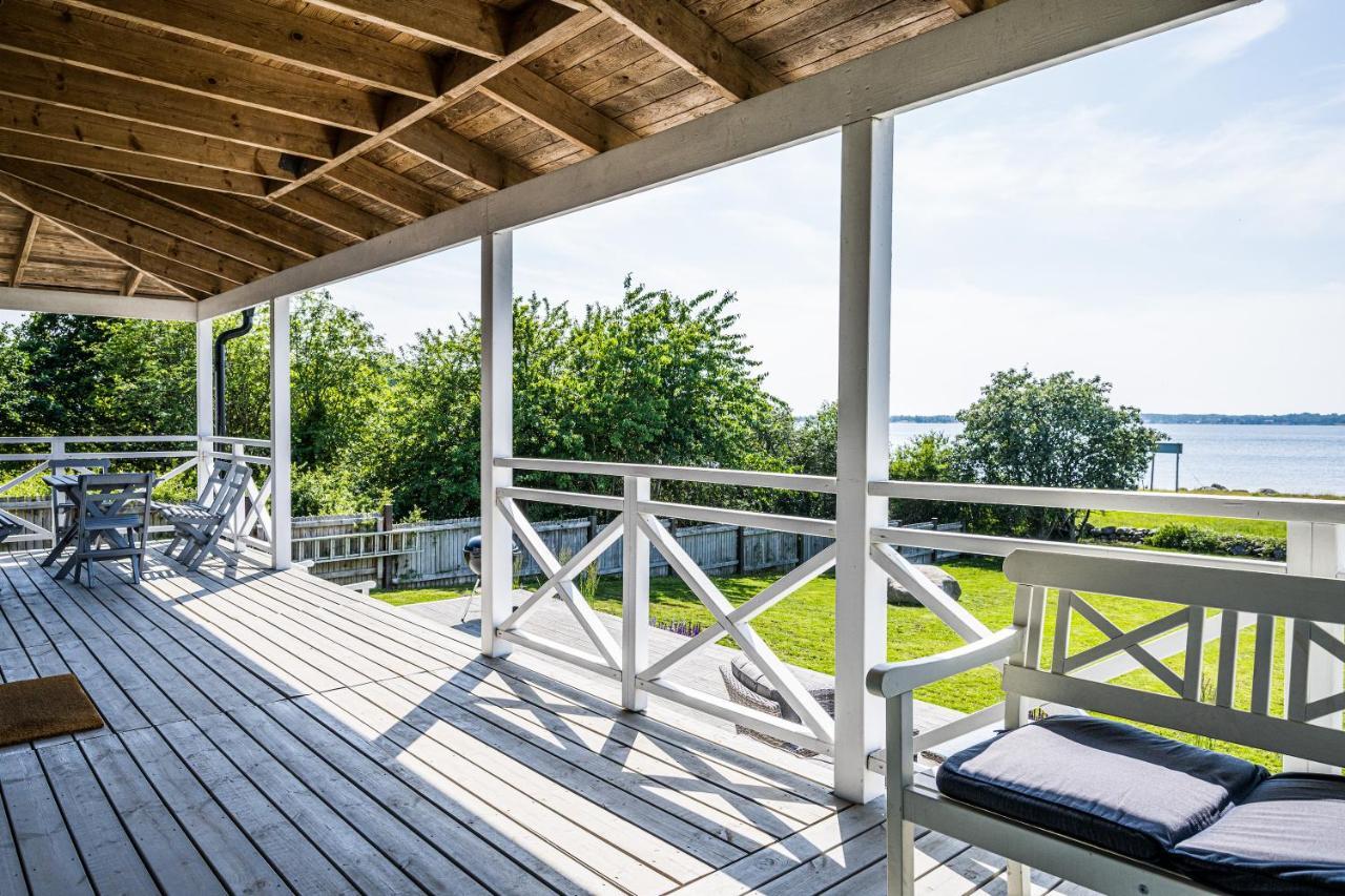 Exclusive Tranquil Villa By The Sea, Boat Available Drottningskär Exterior photo