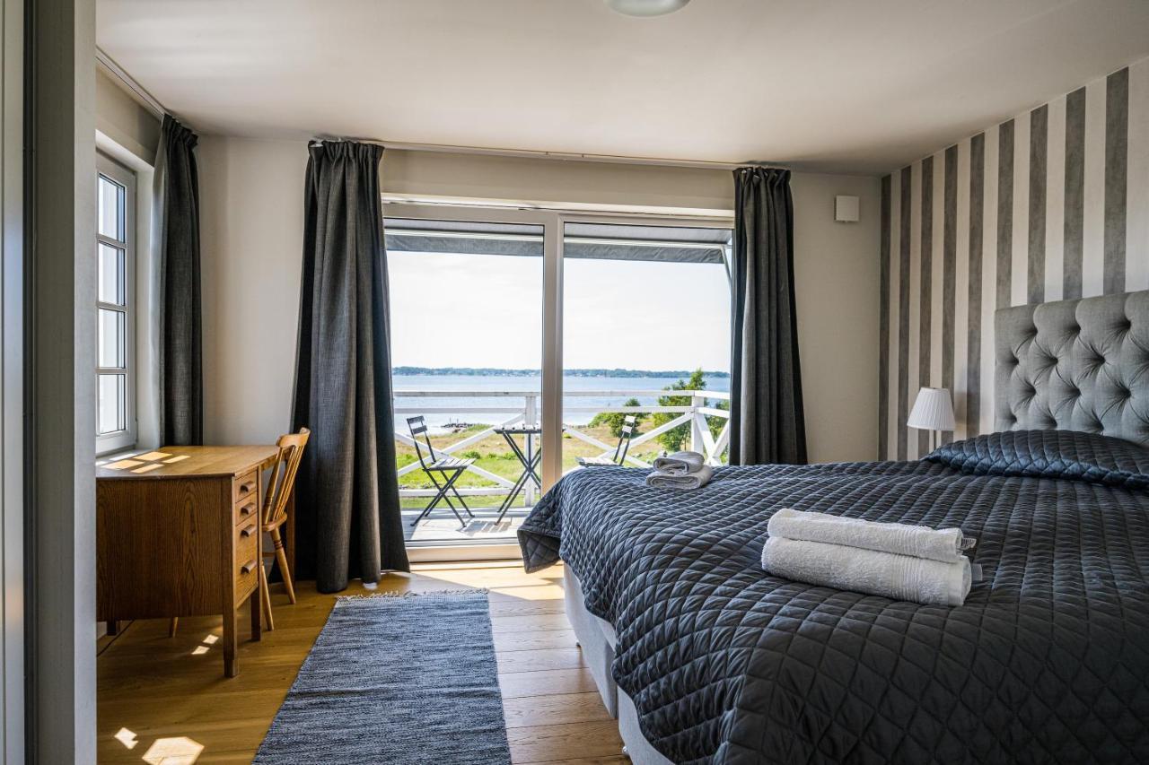Exclusive Tranquil Villa By The Sea, Boat Available Drottningskär Exterior photo