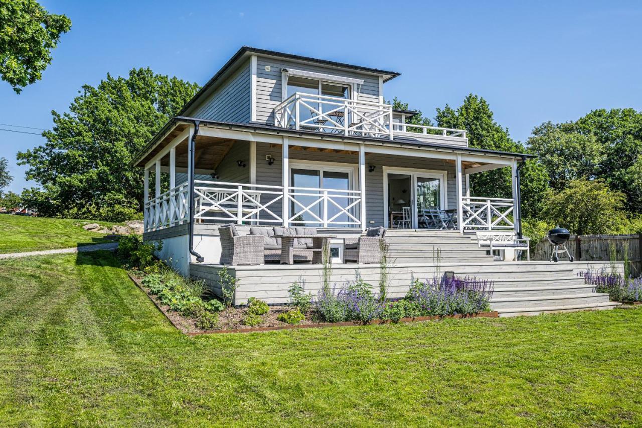 Exclusive Tranquil Villa By The Sea, Boat Available Drottningskär Exterior photo