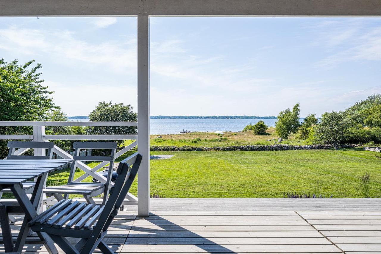 Exclusive Tranquil Villa By The Sea, Boat Available Drottningskär Exterior photo