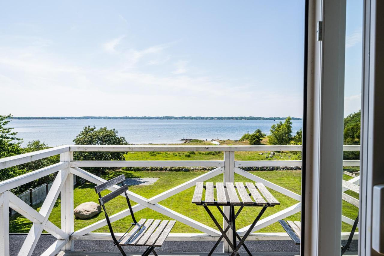 Exclusive Tranquil Villa By The Sea, Boat Available Drottningskär Exterior photo