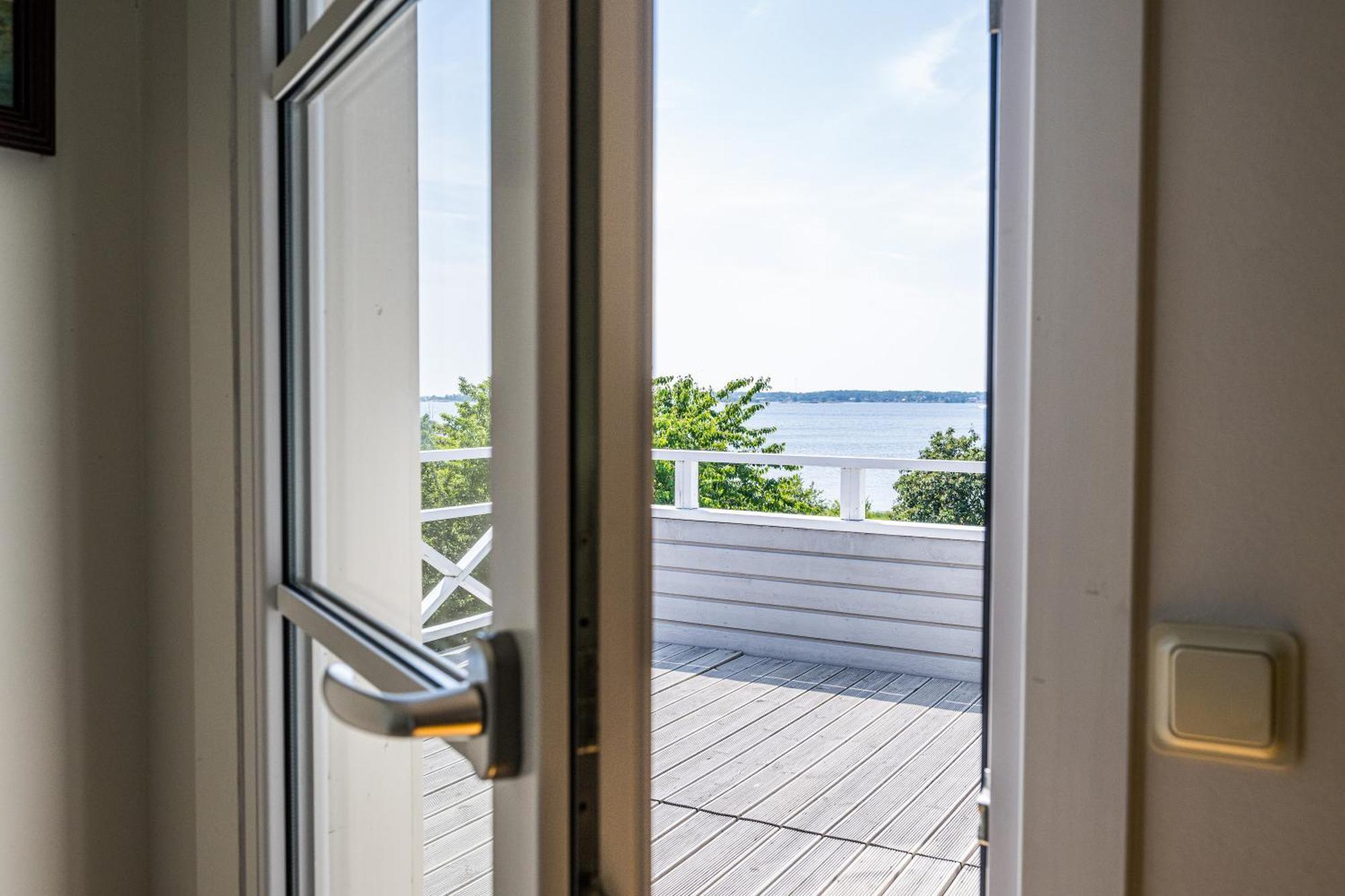Exclusive Tranquil Villa By The Sea, Boat Available Drottningskär Exterior photo