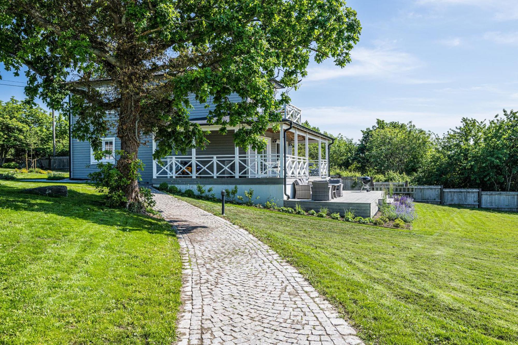 Exclusive Tranquil Villa By The Sea, Boat Available Drottningskär Exterior photo